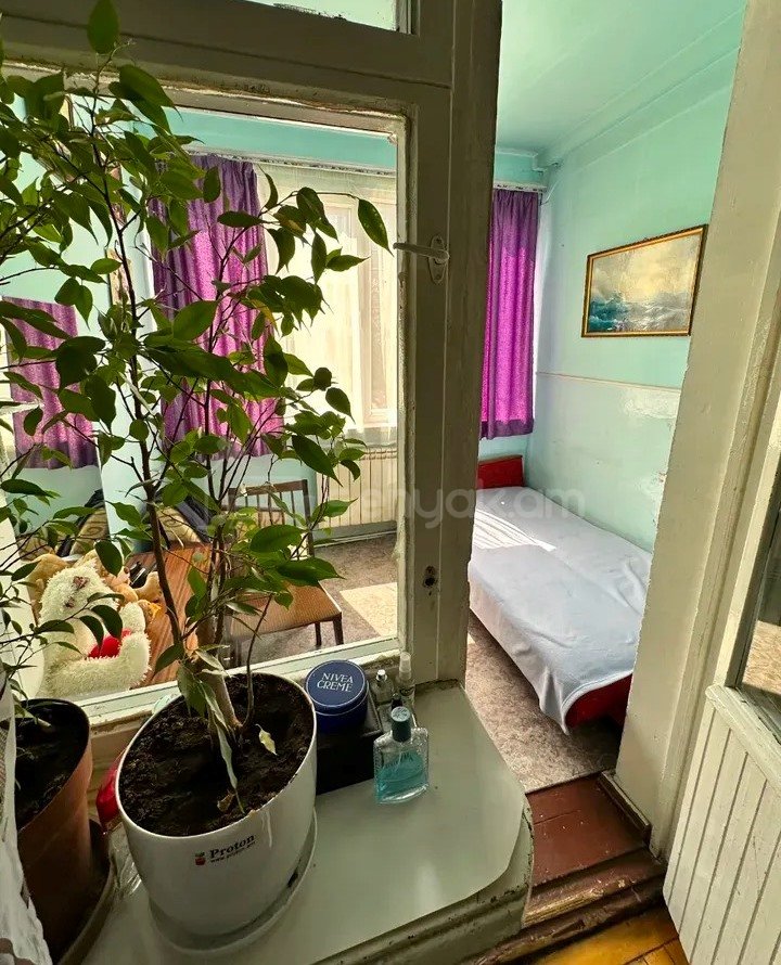 3 Սենյականոց Բնակարան Քարե Շենքում, 75քմ, 2/5 հարկ, Կոսմետիկ Վերանորոգված