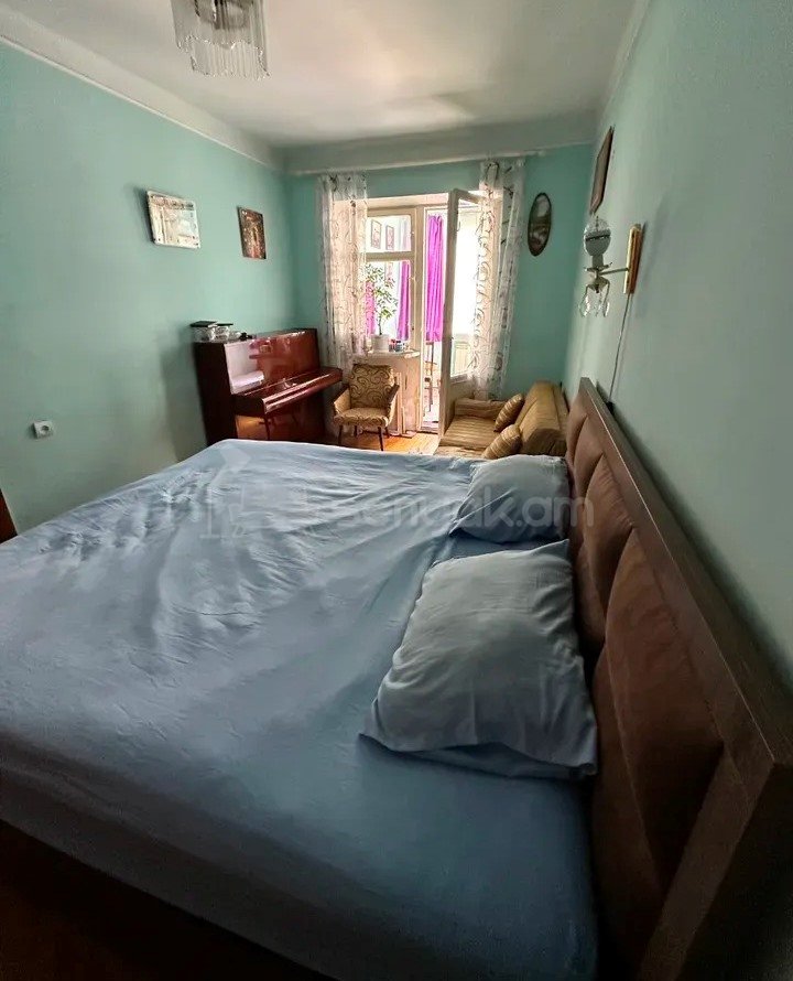 3 Սենյականոց Բնակարան Քարե Շենքում, 75քմ, 2/5 հարկ, Կոսմետիկ Վերանորոգված