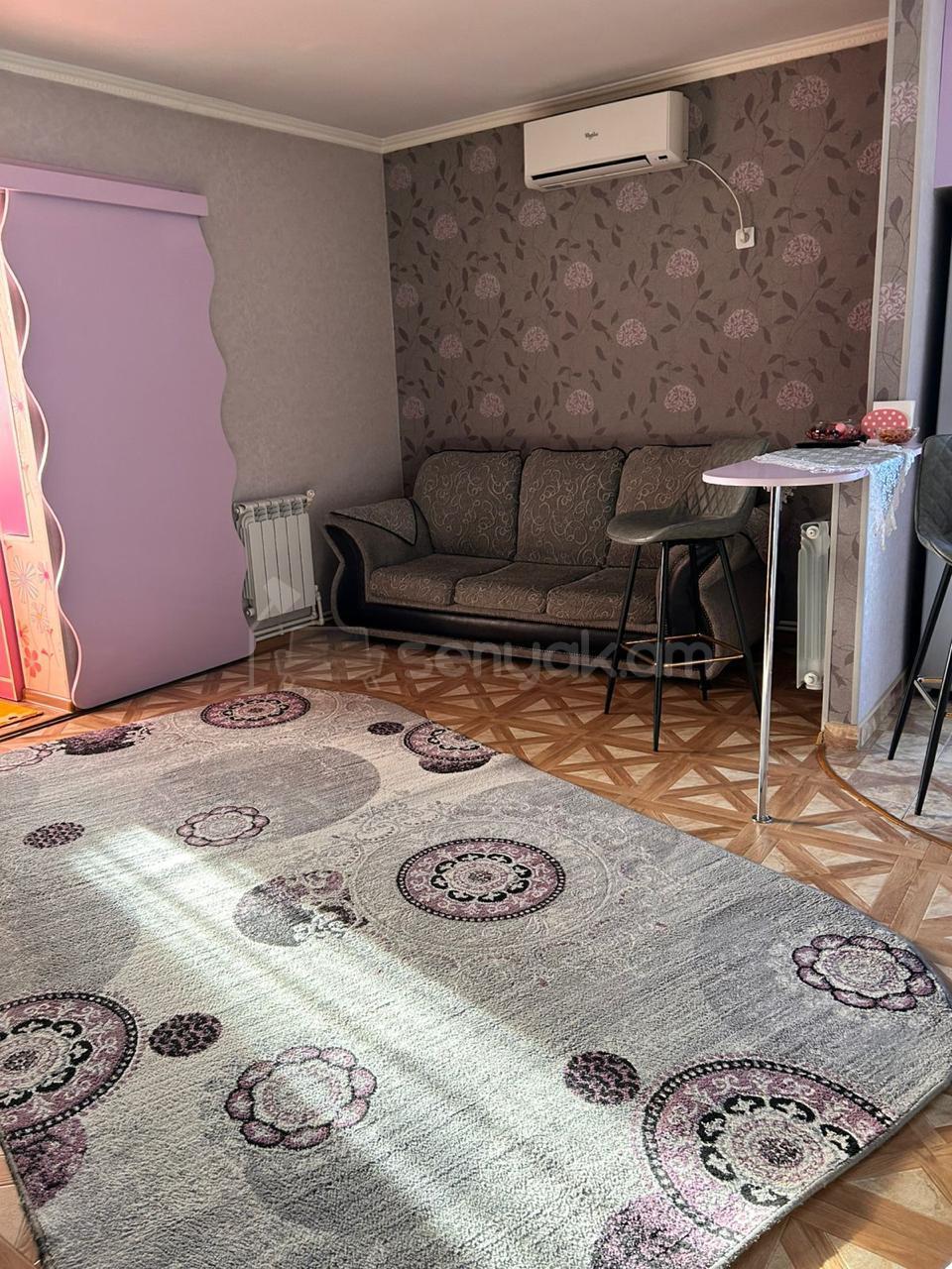 2 Սենյականոց Բնակարան Քարե Շենքում, 40քմ, 4/4 հարկ, Նորմալ Վիճակում