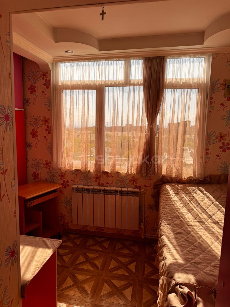 2 Սենյականոց Բնակարան Քարե Շենքում, 40քմ, 4/4 հարկ, Նորմալ Վիճակում