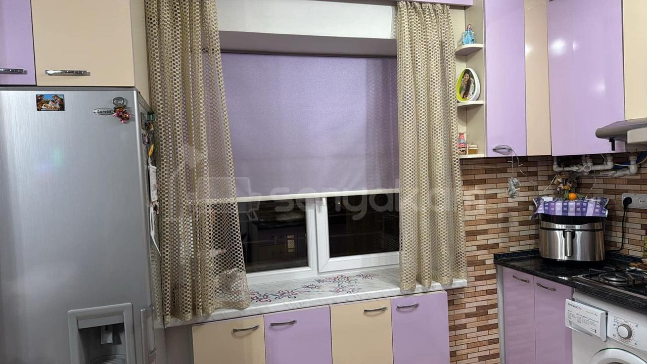 2 Սենյականոց Բնակարան Քարե Շենքում, 40քմ, 4/4 հարկ, Նորմալ Վիճակում