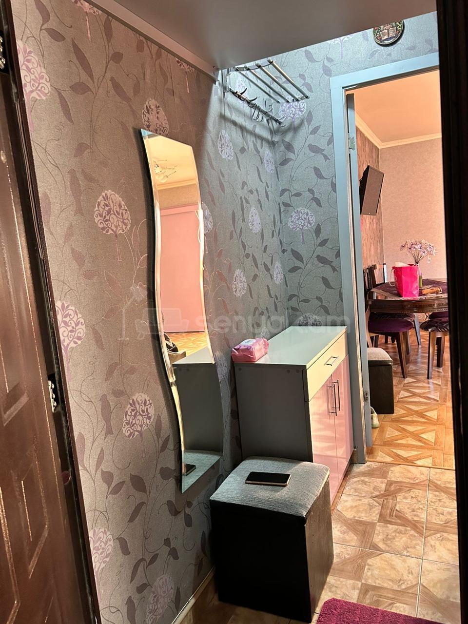 2 Սենյականոց Բնակարան Քարե Շենքում, 40քմ, 4/4 հարկ, Նորմալ Վիճակում