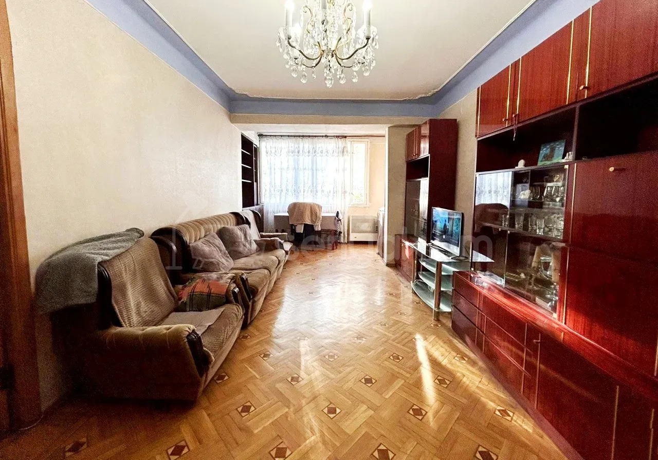 3 Սենյականոց Բնակարան, 100քմ, 3/12 հարկ, Նորմալ Վիճակում