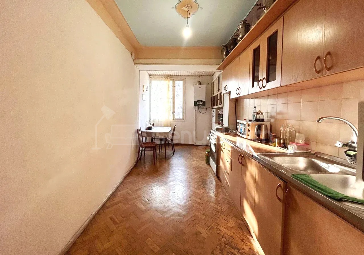 3 Սենյականոց Բնակարան, 100քմ, 3/12 հարկ, Նորմալ Վիճակում