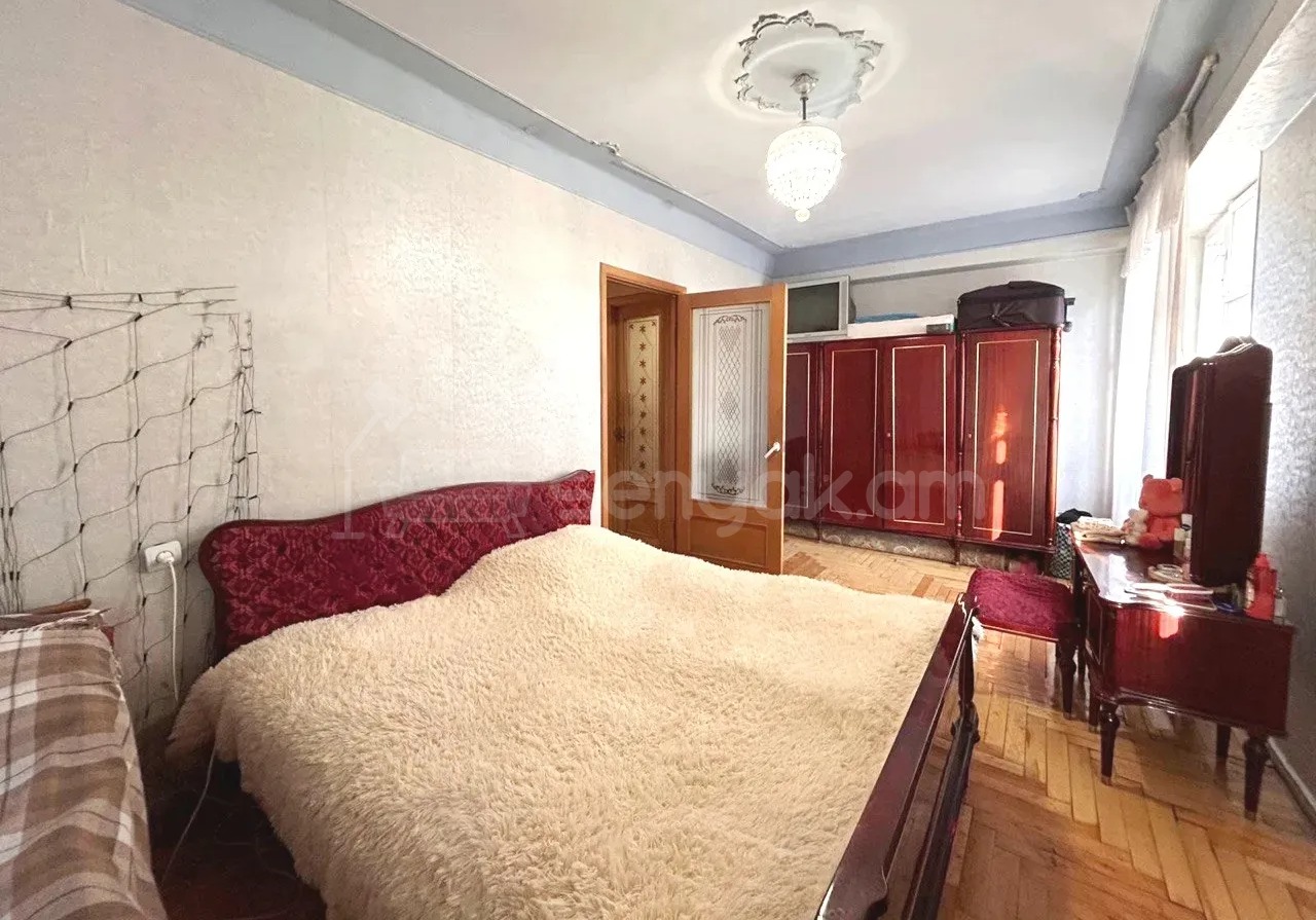 3 Սենյականոց Բնակարան, 100քմ, 3/12 հարկ, Նորմալ Վիճակում