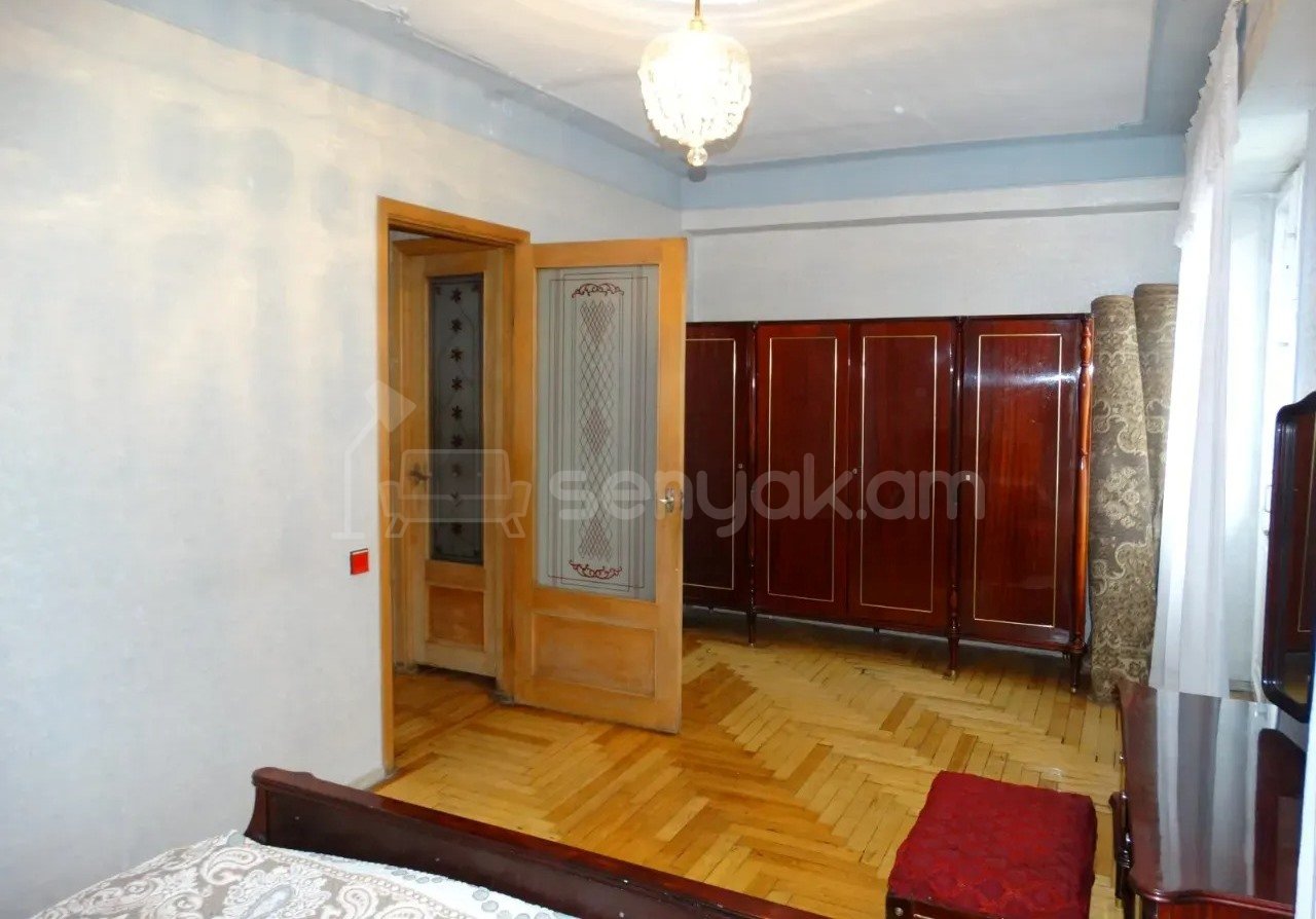 3 Սենյականոց Բնակարան, 100քմ, 3/12 հարկ, Նորմալ Վիճակում