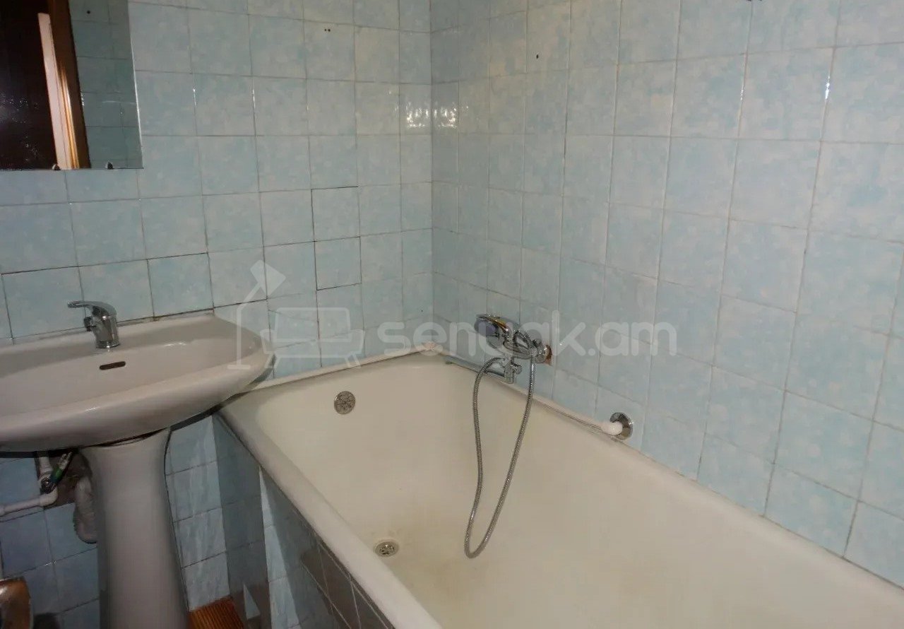 3 Սենյականոց Բնակարան, 100քմ, 3/12 հարկ, Նորմալ Վիճակում