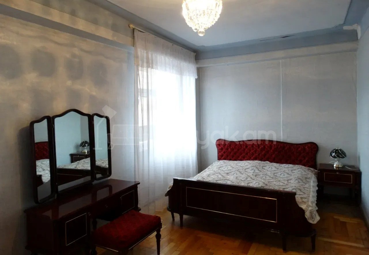 3 Սենյականոց Բնակարան, 100քմ, 3/12 հարկ, Նորմալ Վիճակում