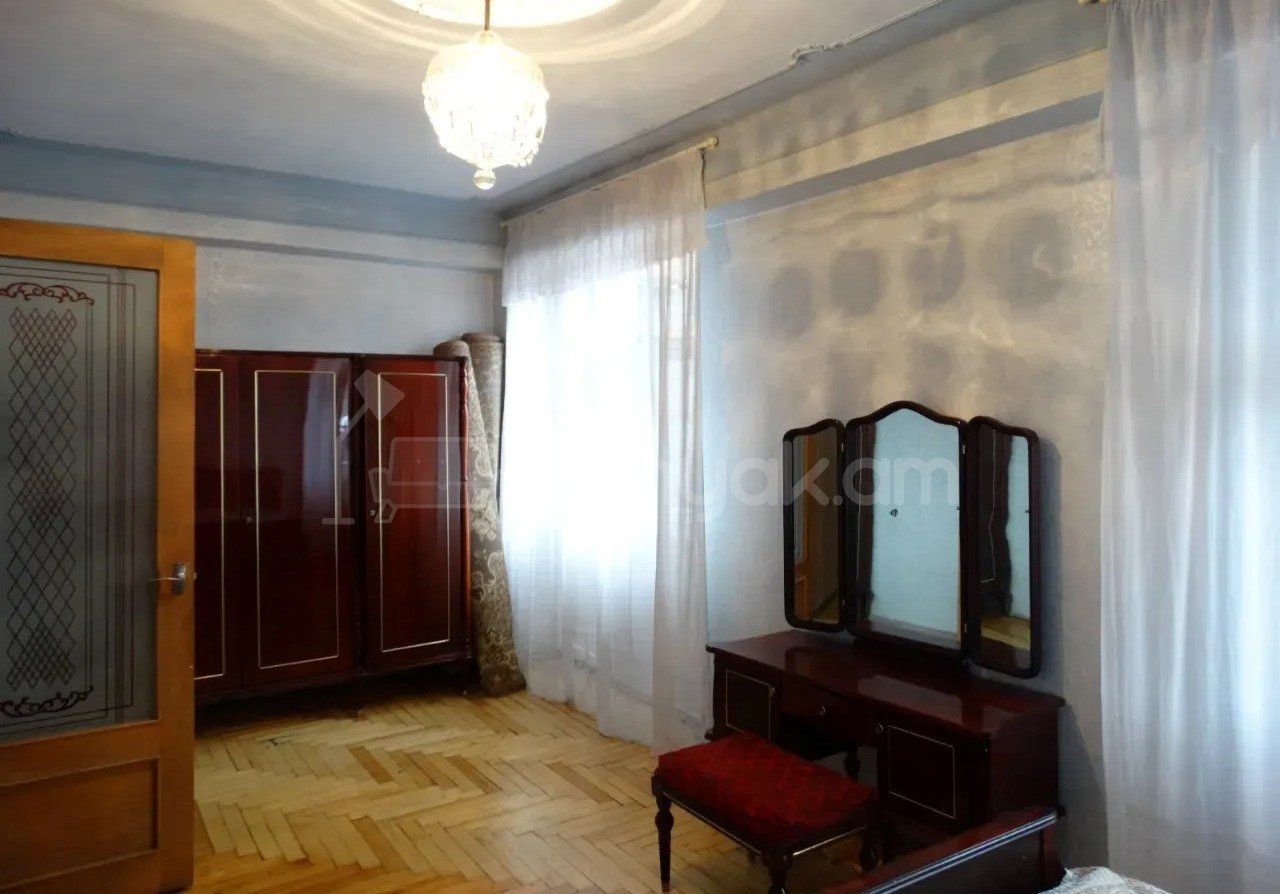 3 Սենյականոց Բնակարան, 100քմ, 3/12 հարկ, Նորմալ Վիճակում