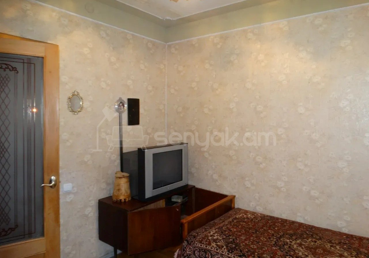 3 Սենյականոց Բնակարան, 100քմ, 3/12 հարկ, Նորմալ Վիճակում