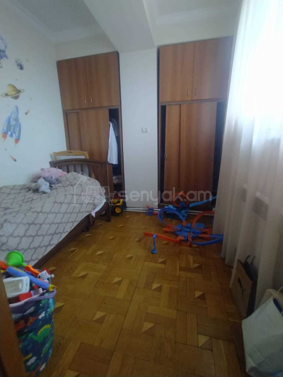 4 Սենյականոց Բնակարան, 77քմ, 11/14 հարկ, Նորմալ Վիճակում