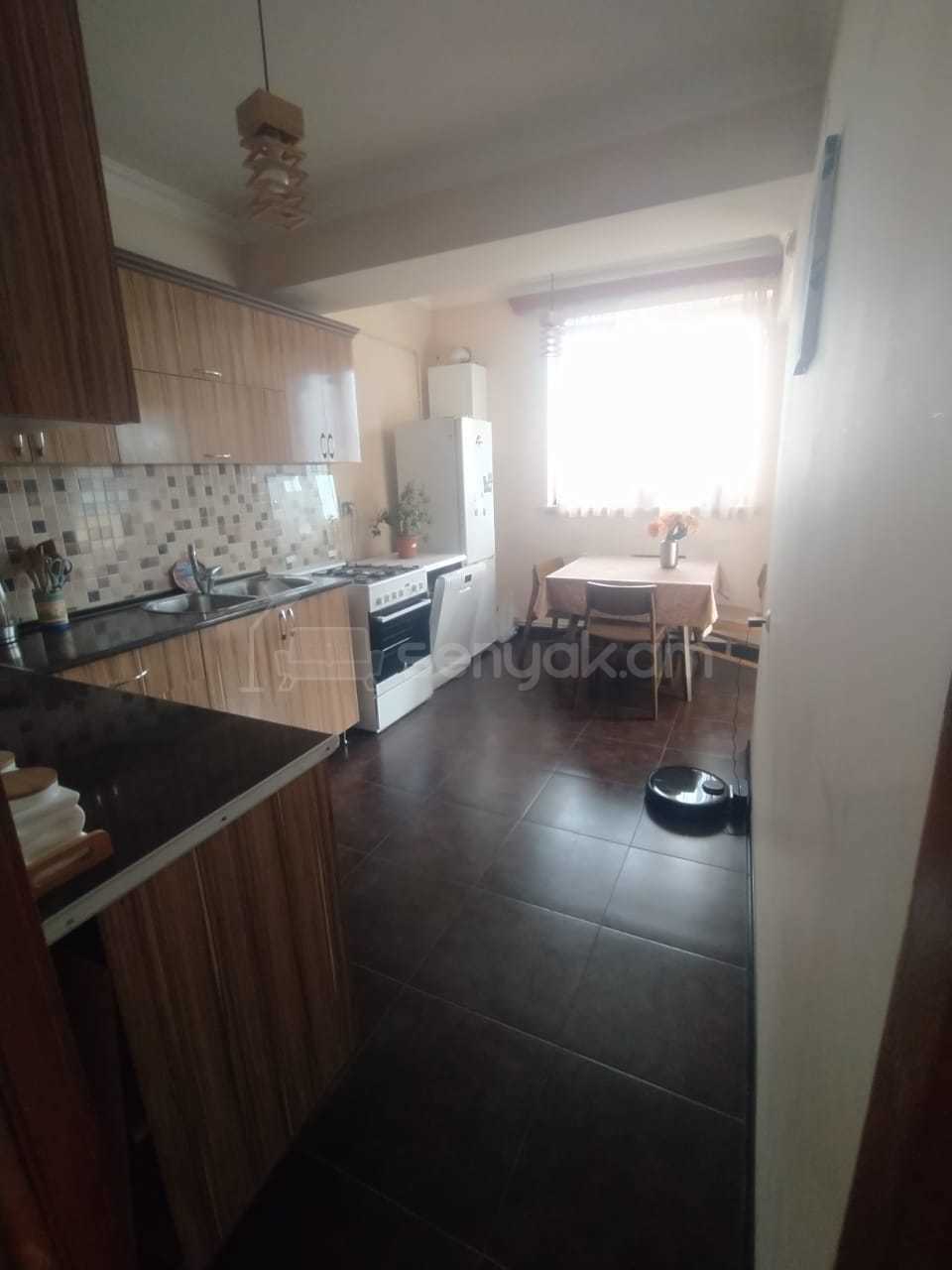 4 Սենյականոց Բնակարան, 77քմ, 11/14 հարկ, Նորմալ Վիճակում