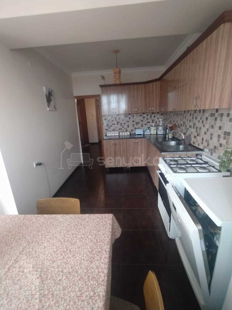 4 Սենյականոց Բնակարան, 77քմ, 11/14 հարկ, Նորմալ Վիճակում