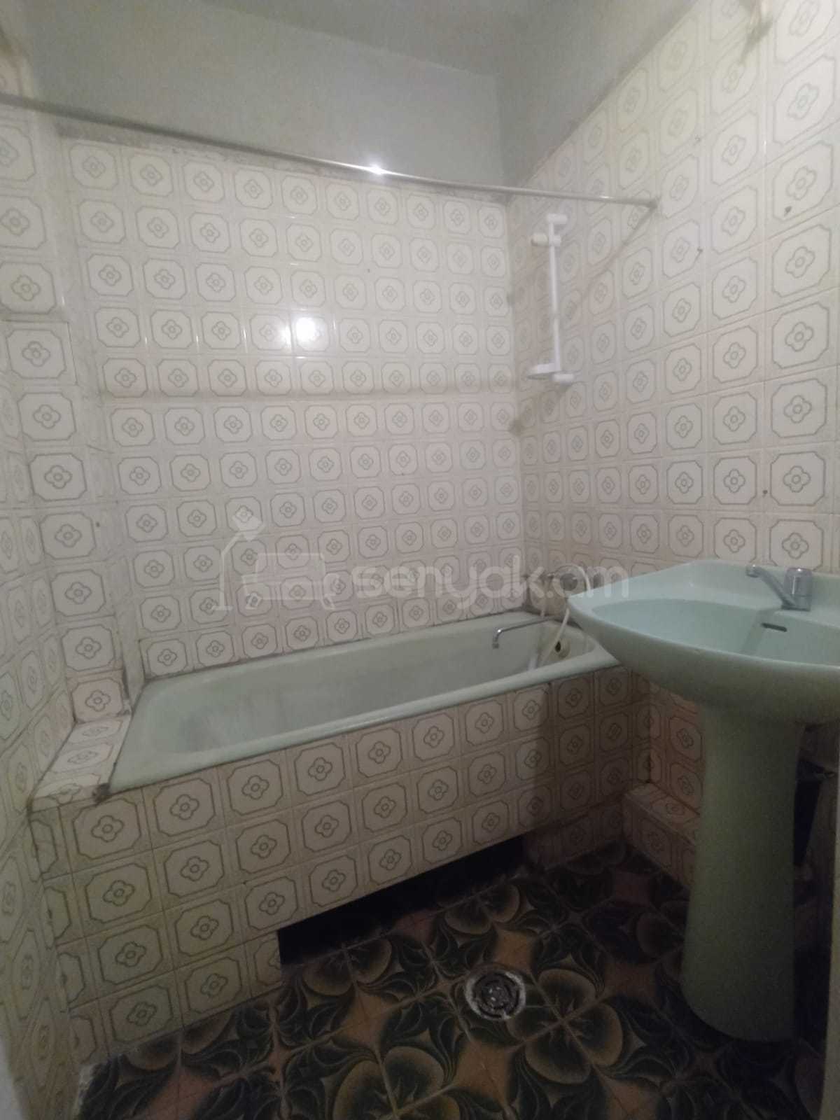 3 Սենյականոց Բնակարան, 87քմ, 2/12 հարկ, Նորմալ Վիճակում