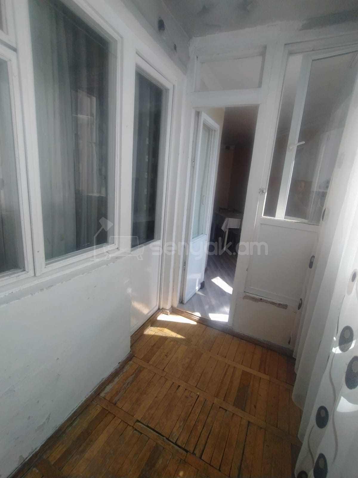 3 Սենյականոց Բնակարան, 87քմ, 2/12 հարկ, Նորմալ Վիճակում