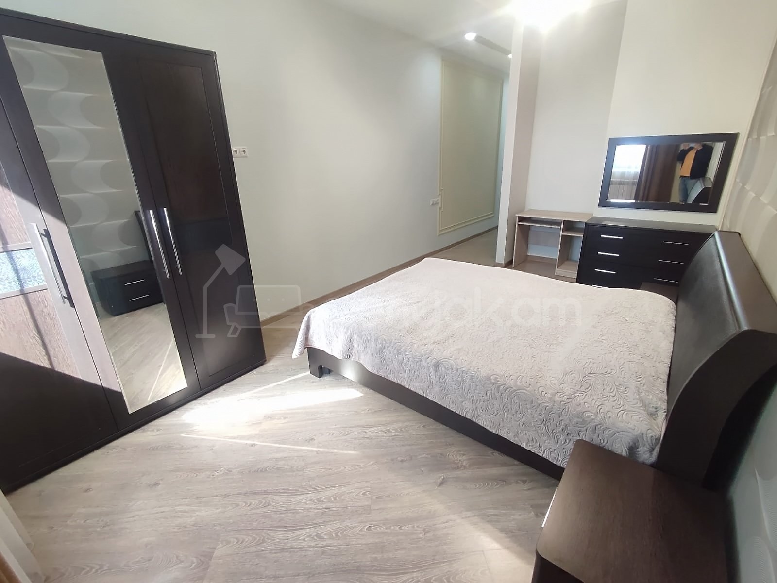 4 Սենյականոց Բնակարան Նորակառույցում, 145քմ, 1/6 հարկ, Կապիտալ Վերանորոգված