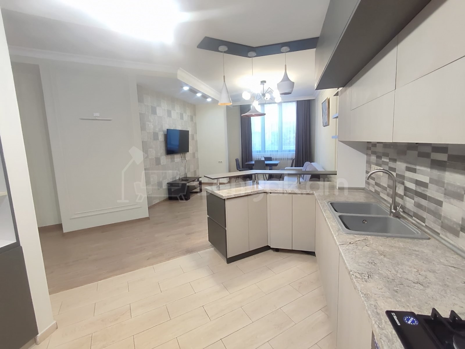 4 Սենյականոց Բնակարան Նորակառույցում, 145քմ, 1/6 հարկ, Կապիտալ Վերանորոգված