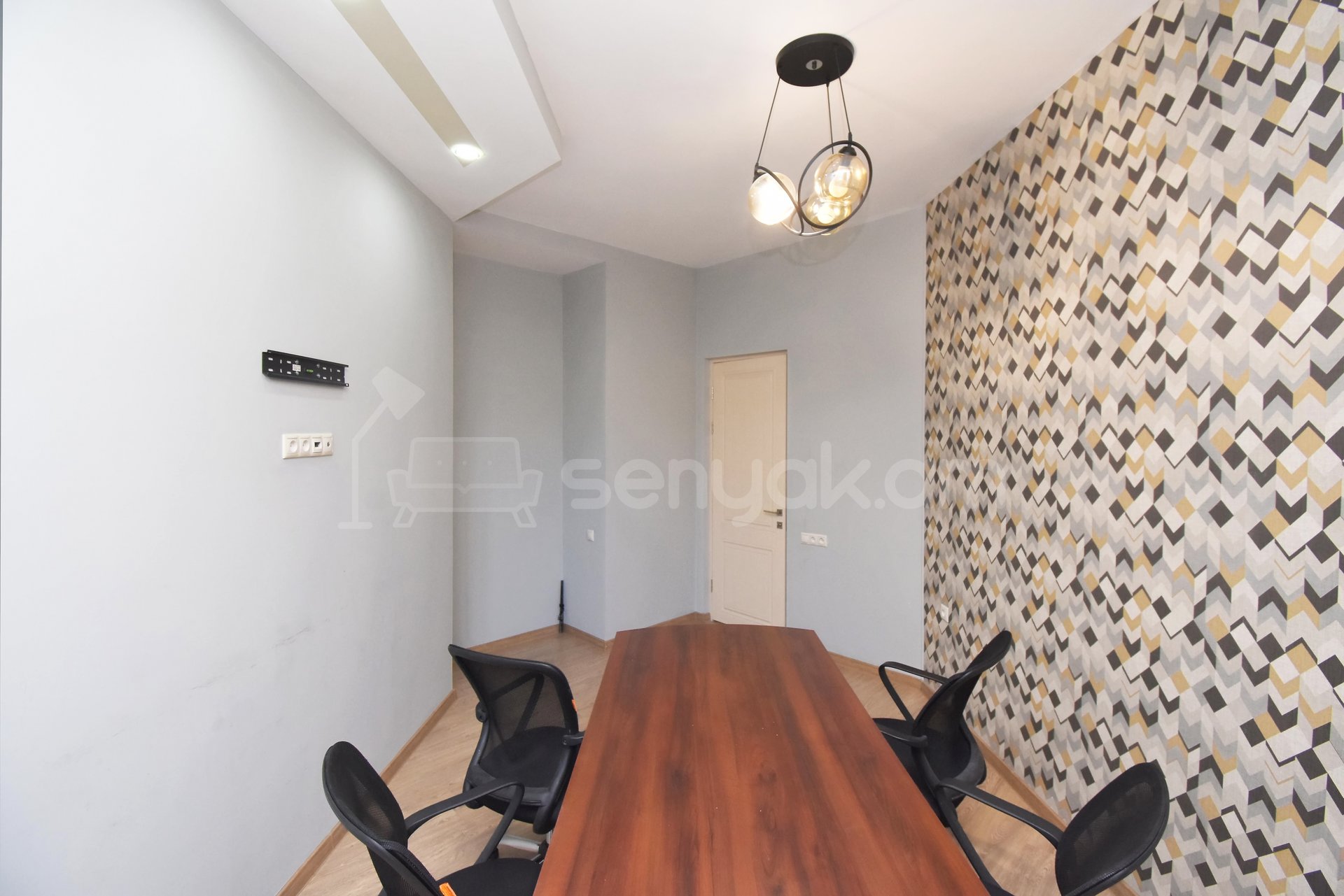 4 Սենյականոց Բնակարան Նորակառույցում, 145քմ, 1/6 հարկ, Կապիտալ Վերանորոգված