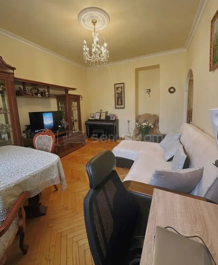 2 Սենյականոց Բնակարան Քարե Շենքում, 49քմ, 4/4 հարկ, Կապիտալ Վերանորոգված