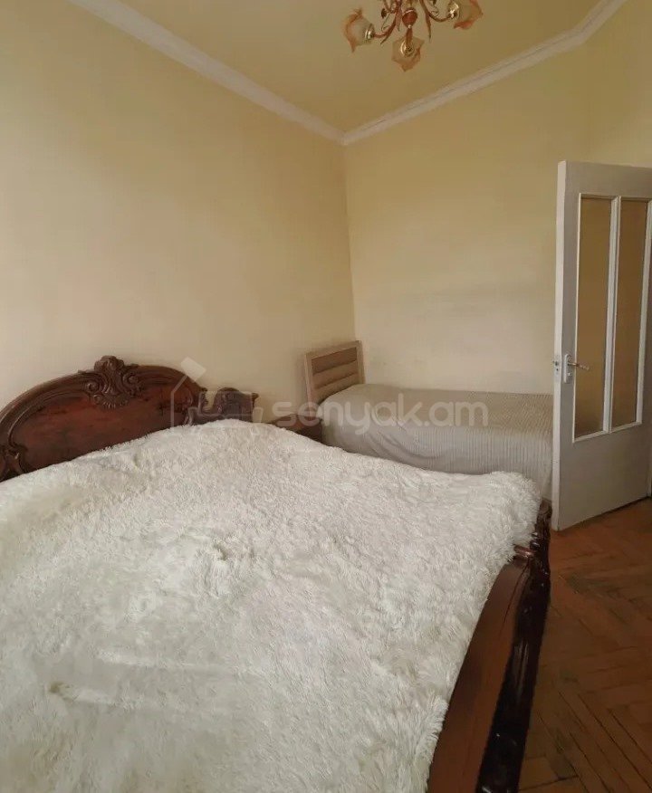 2 Սենյականոց Բնակարան Քարե Շենքում, 49քմ, 4/4 հարկ, Կապիտալ Վերանորոգված