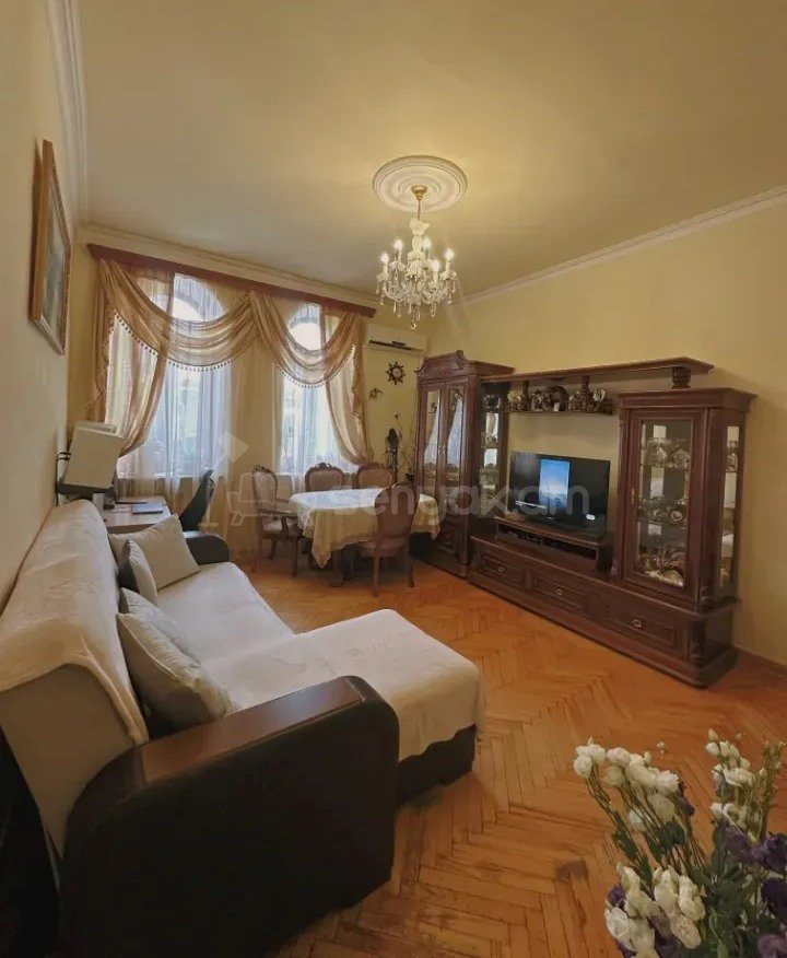 2 Սենյականոց Բնակարան Քարե Շենքում, 49քմ, 4/4 հարկ, Կապիտալ Վերանորոգված