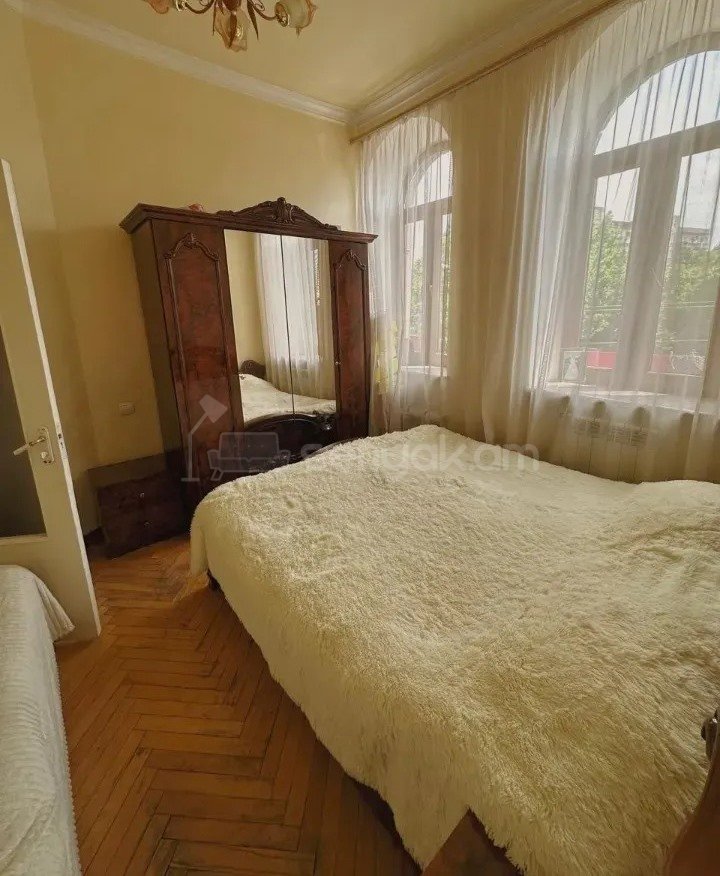 2 Սենյականոց Բնակարան Քարե Շենքում, 49քմ, 4/4 հարկ, Կապիտալ Վերանորոգված