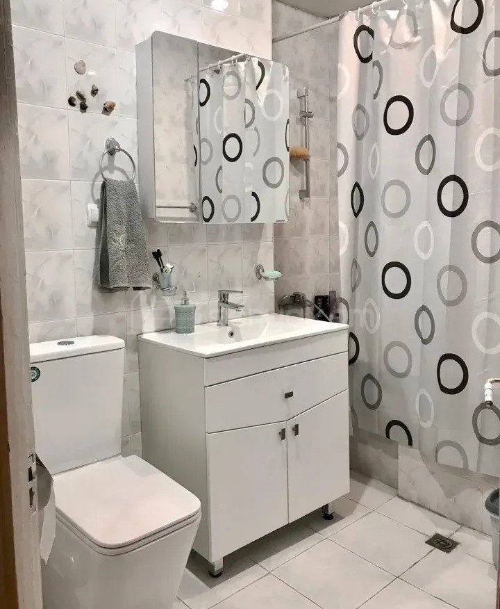 2 Սենյականոց Բնակարան Քարե Շենքում, 49քմ, 4/4 հարկ, Կապիտալ Վերանորոգված