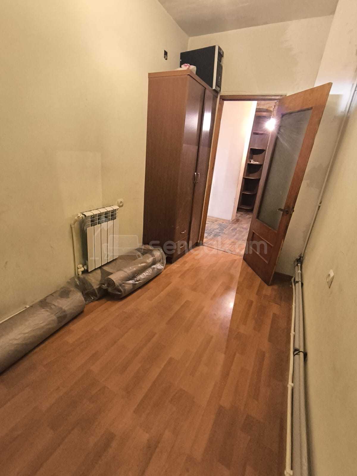 1 Սենյականոց Բնակարան, 48քմ, 3/9 հարկ, Նորմալ Վիճակում