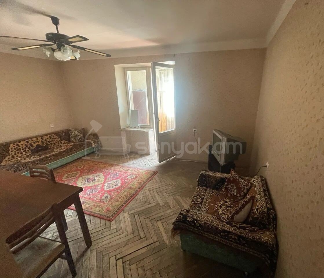 2 Սենյականոց Բնակարան Քարե Շենքում, 48քմ, 4/5 հարկ, Պետական Վիճակում