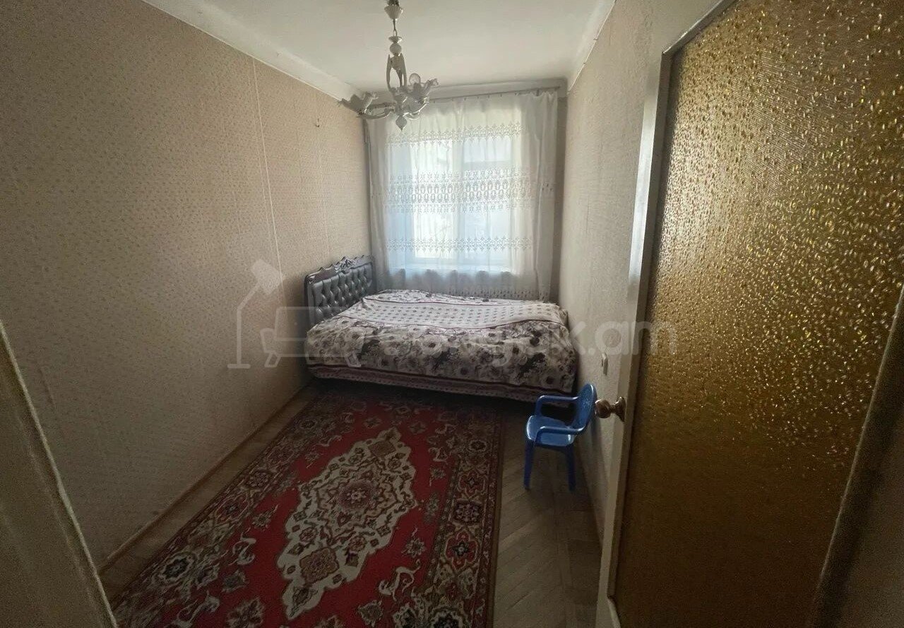 2 Սենյականոց Բնակարան Քարե Շենքում, 48քմ, 4/5 հարկ, Պետական Վիճակում