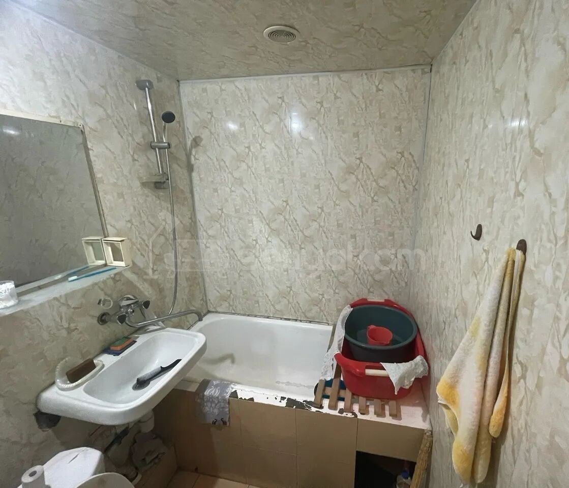 2 Սենյականոց Բնակարան Քարե Շենքում, 48քմ, 4/5 հարկ, Պետական Վիճակում