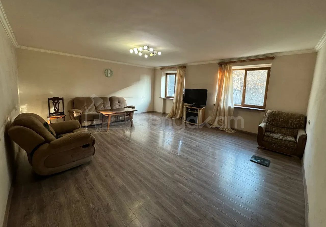 3 Սենյականոց Բնակարան Քարե Շենքում, 80քմ, 2/5 հարկ, Կոսմետիկ Վերանորոգված