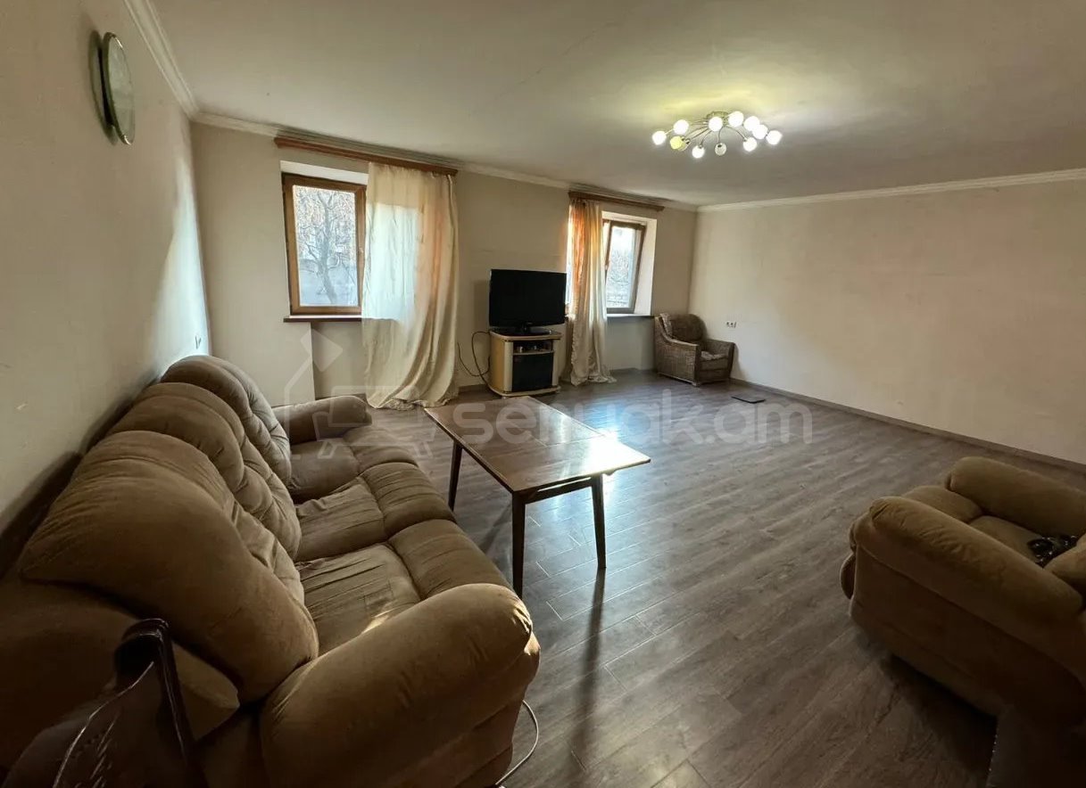 3 Սենյականոց Բնակարան Քարե Շենքում, 80քմ, 2/5 հարկ, Կոսմետիկ Վերանորոգված