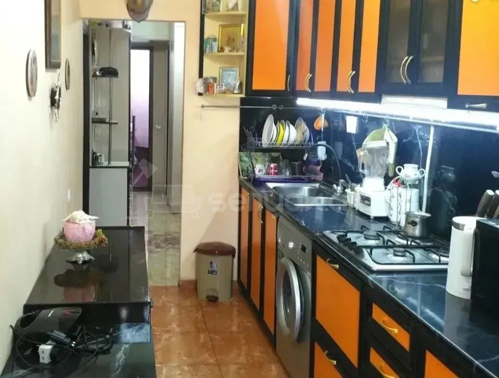 3 Սենյականոց Բնակարան Քարե Շենքում, 75քմ, 4/5 հարկ, Կոսմետիկ Վերանորոգված