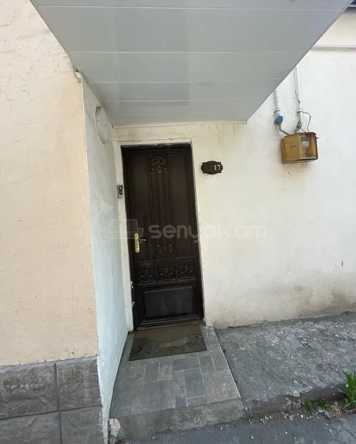 2 Սենյականոց Բնակարան Քարե Շենքում, 40քմ, 1/5 հարկ, Կապիտալ Վերանորոգված