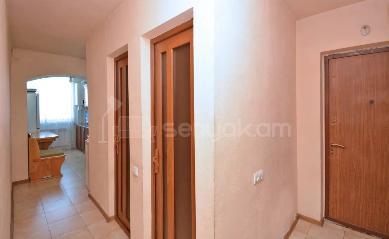 2 Սենյականոց Բնակարան Քարե Շենքում, 55քմ, 5/5 հարկ, Կոսմետիկ Վերանորոգված