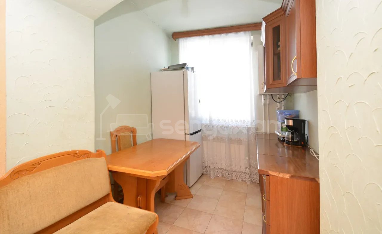 2 Սենյականոց Բնակարան Քարե Շենքում, 55քմ, 5/5 հարկ, Կոսմետիկ Վերանորոգված