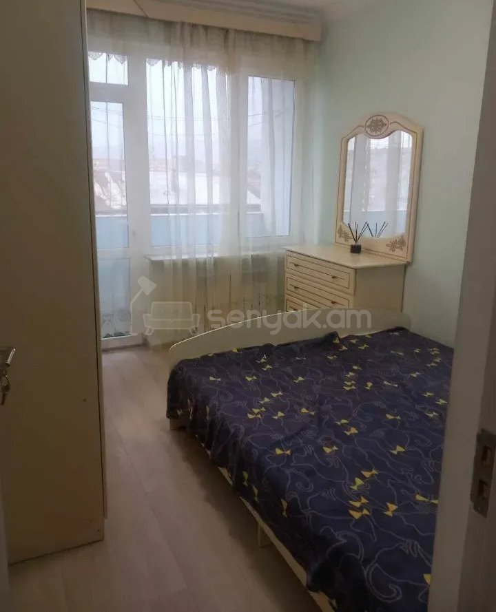 2 Սենյականոց Բնակարան Քարե Շենքում, 45քմ, 5/5 հարկ, Կապիտալ Վերանորոգված