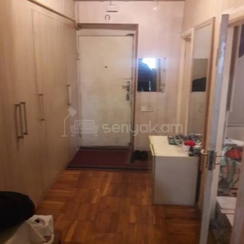 1 Սենյականոց Բնակարան Քարե Շենքում, 48քմ, 2/5 հարկ, Կոսմետիկ Վերանորոգված