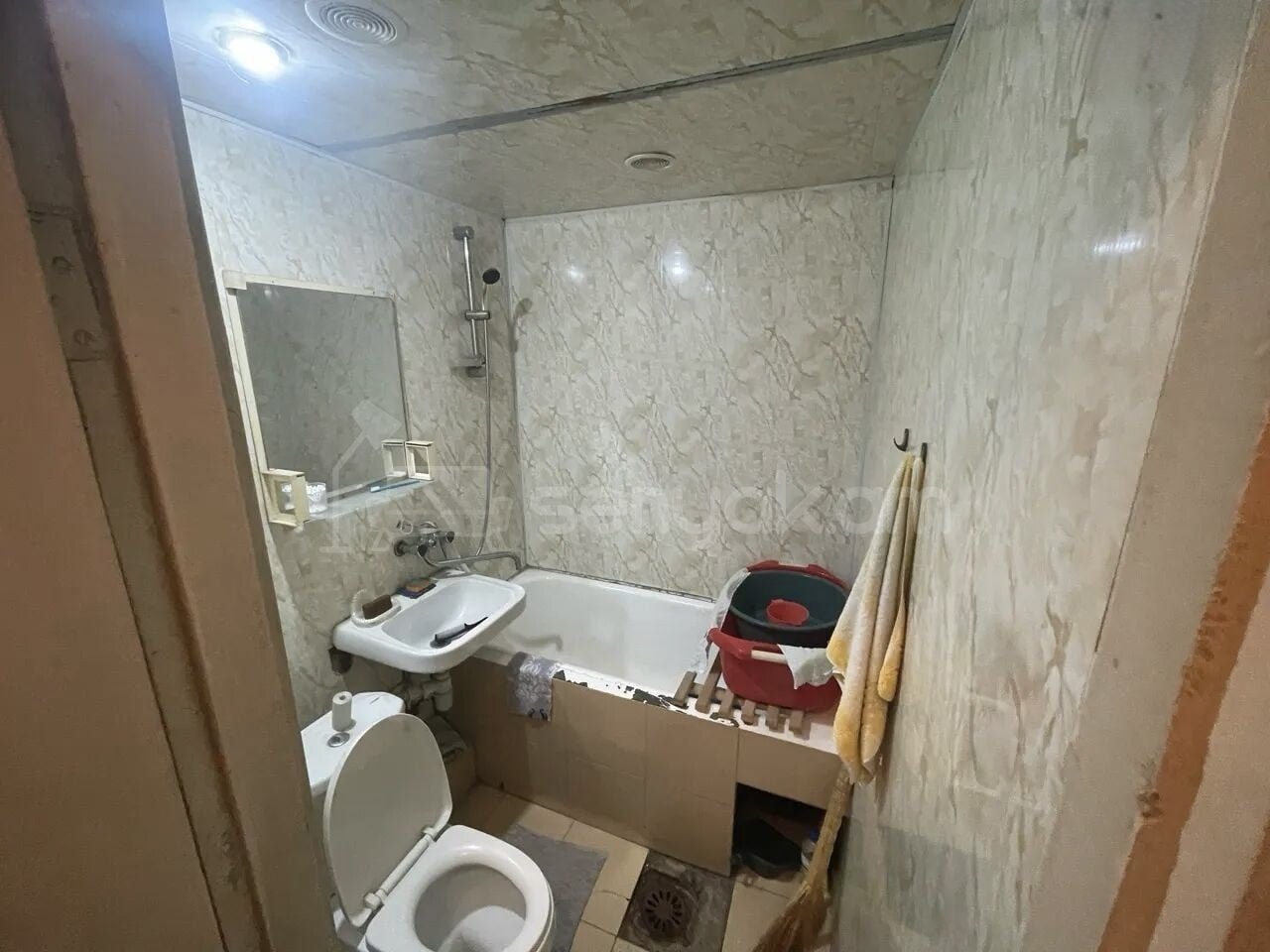 2 Սենյականոց Բնակարան Քարե Շենքում, 48քմ, 4/5 հարկ, Պետական Վիճակում