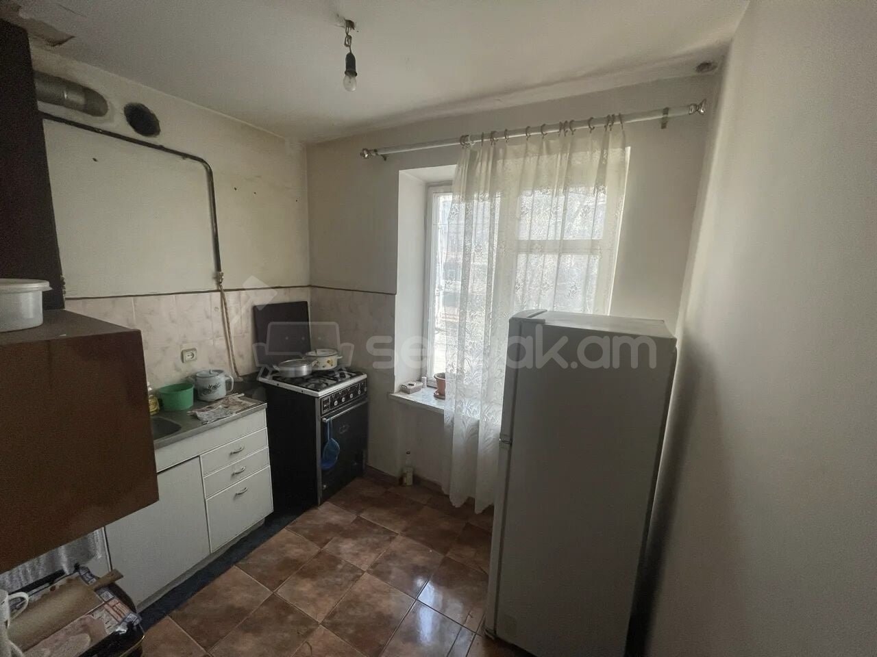 2 Սենյականոց Բնակարան Քարե Շենքում, 48քմ, 4/5 հարկ, Պետական Վիճակում