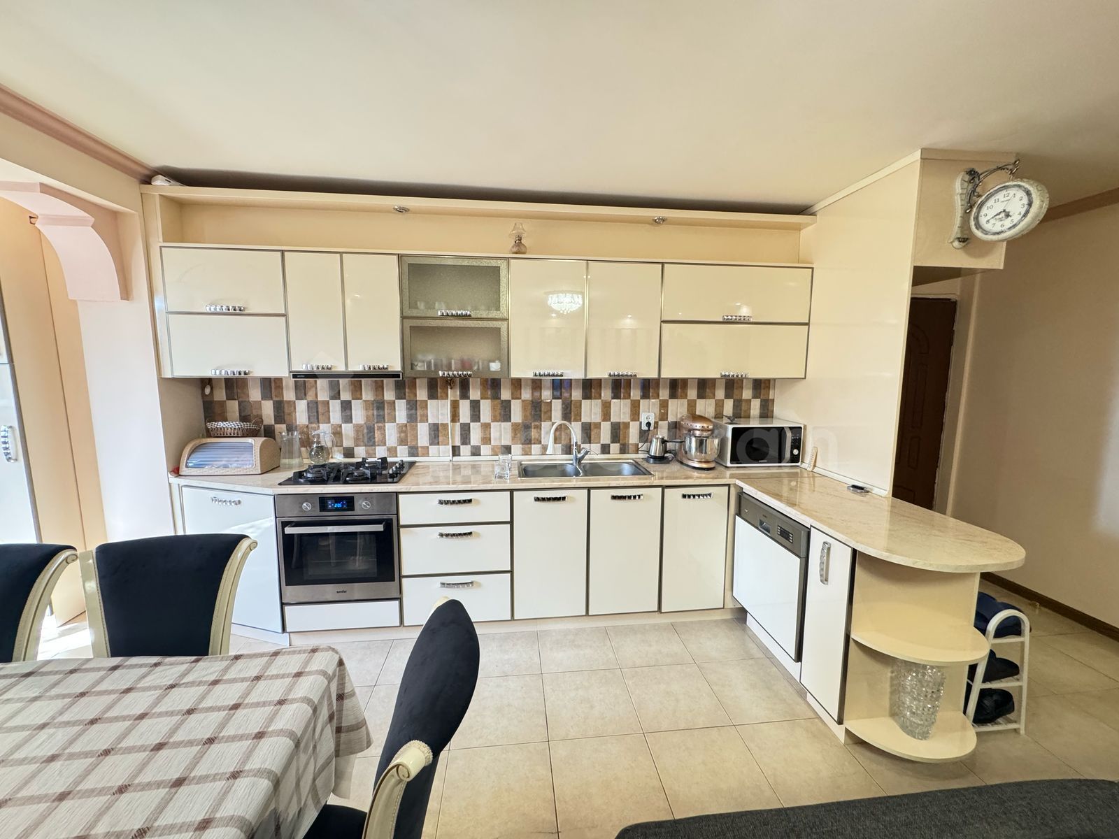 3 Սենյականոց Բնակարան, 60քմ, 3/4 հարկ, Կապիտալ Վերանորոգված