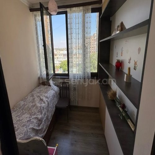 2 Սենյականոց Բնակարան Քարե Շենքում, 57քմ, 5/5 հարկ, Կապիտալ Վերանորոգված, Կահավորված, Արևկող