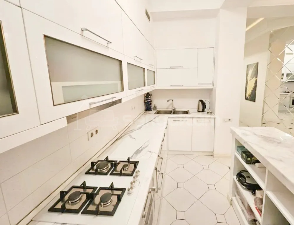 3 Սենյականոց Բնակարան, 90քմ, 7/9 հարկ, Դիզայներական Վերանորոգված, Կահավորված, Արևկող