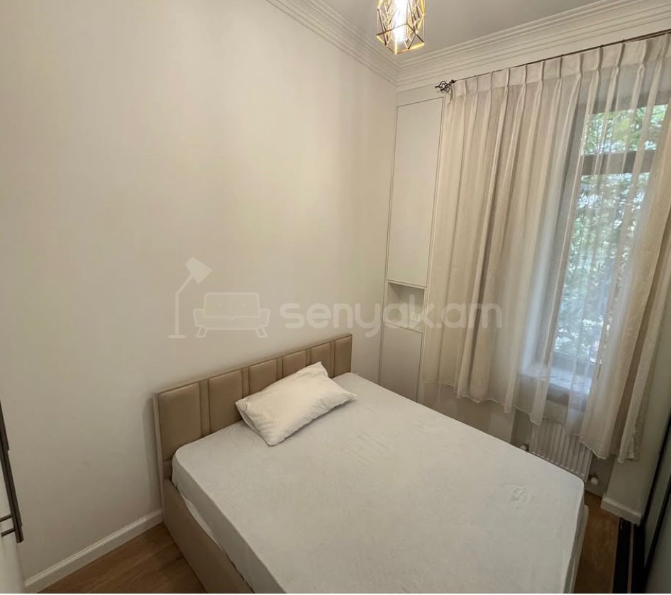 3 Սենյականոց Բնակարան Քարե Շենքում, 60քմ, 4/4 հարկ, Դիզայներական Վերանորոգված, Կահավորված, Արևկող