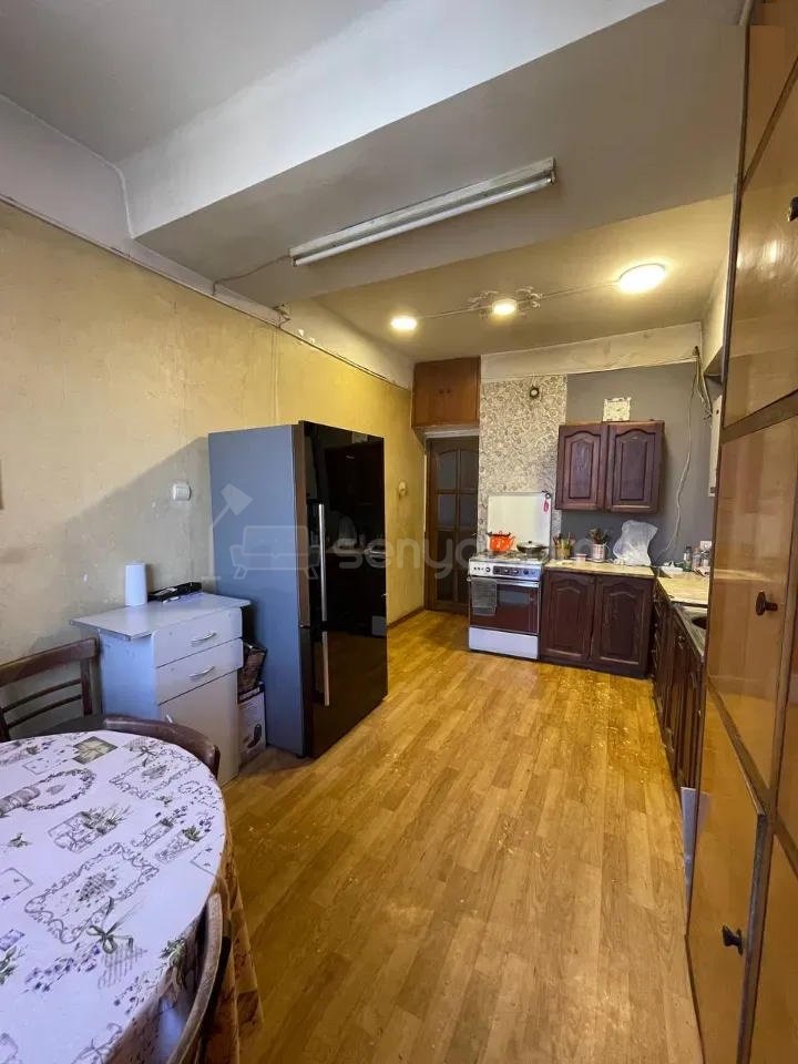 3 Սենյականոց Բնակարան, 95քմ, 9/9 հարկ, Նորմալ Վիճակում