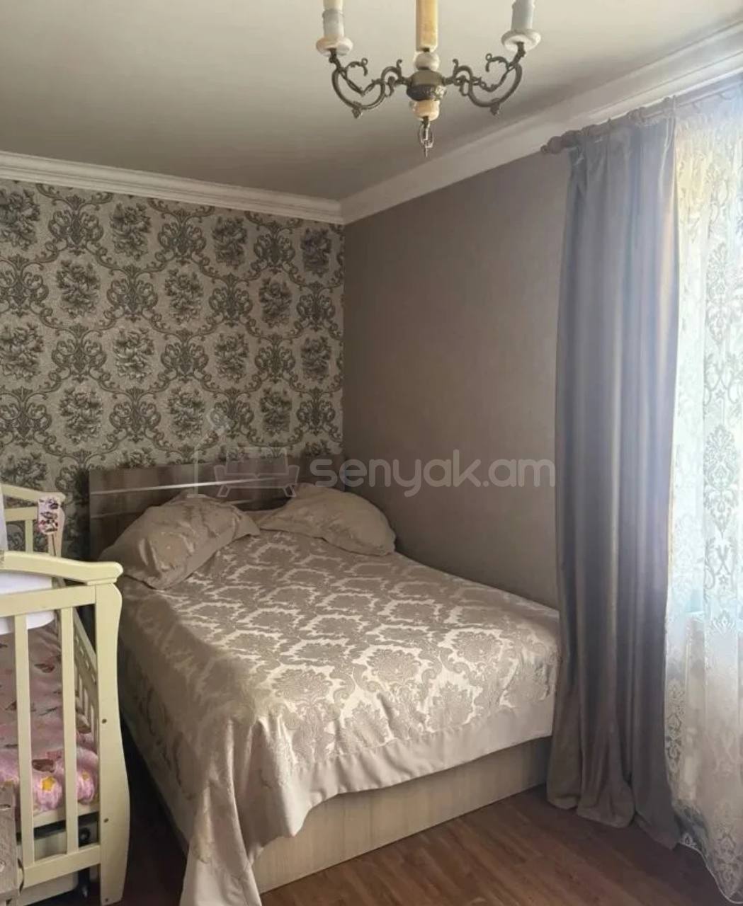 3 Սենյականոց Բնակարան Քարե Շենքում, 60քմ, 3/5 հարկ, Նորմալ Վիճակում, Կահավորված, Արևկող