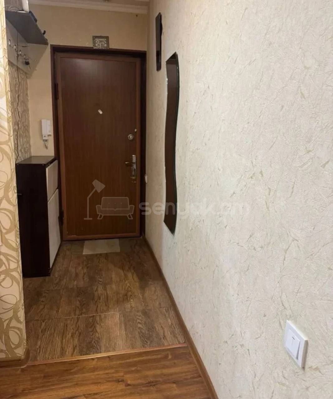 3 Սենյականոց Բնակարան Քարե Շենքում, 60քմ, 3/5 հարկ, Նորմալ Վիճակում, Կահավորված, Արևկող