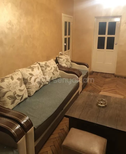 2 Սենյականոց Բնակարան Քարե Շենքում, 60քմ, 2/4 հարկ, Նորմալ Վիճակում
