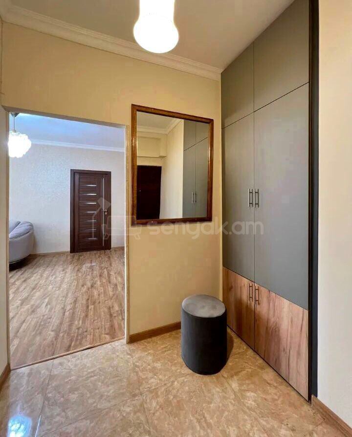 2 Սենյականոց Բնակարան, 60քմ, 2/10 հարկ, Դիզայներական Վերանորոգված, Կահավորված, Արևկող